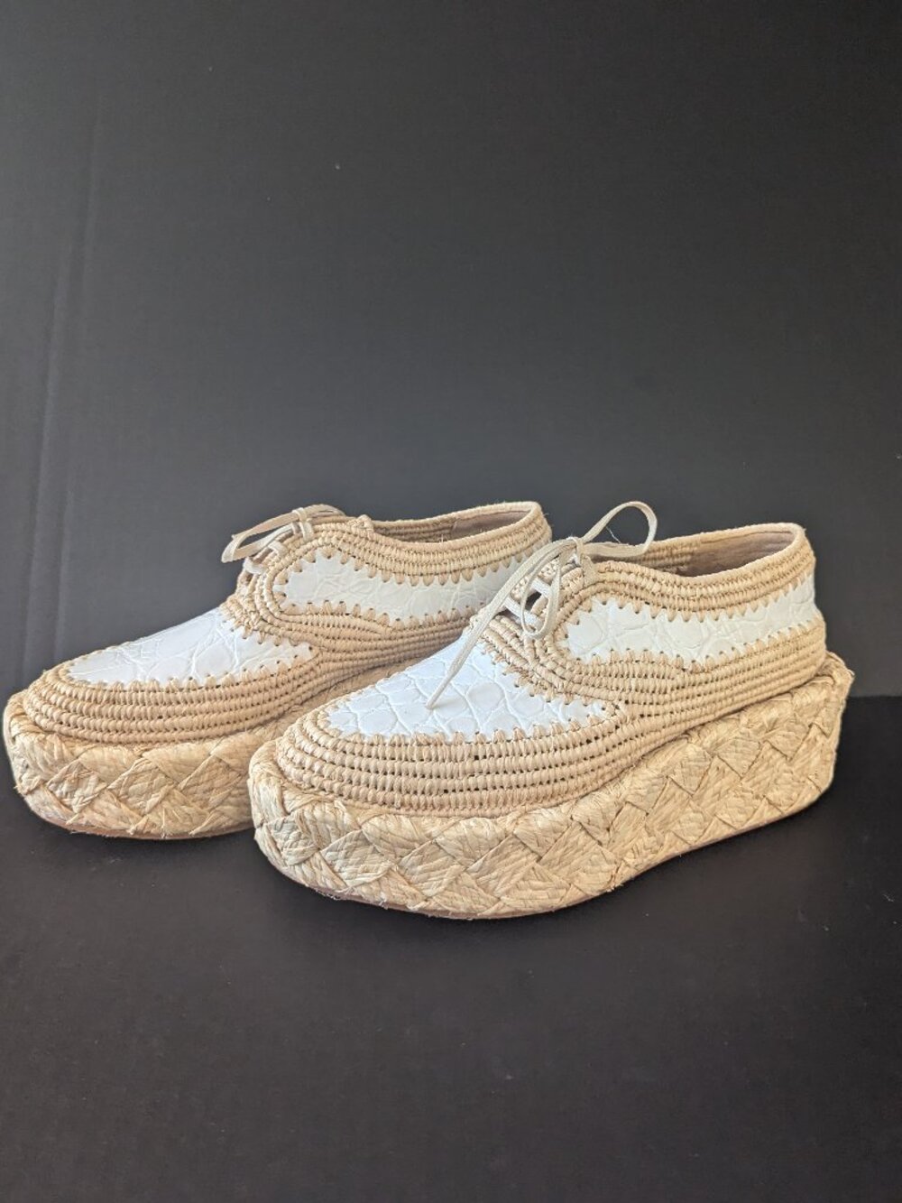 The Clergerie Woven Platform Oxfords in size 36 are stylish and versatile flat s